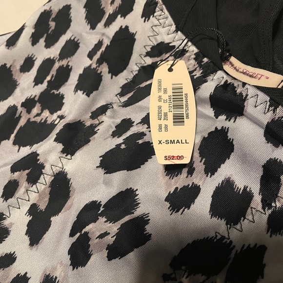 Victoria’s Secret Set - Picture 2 of 4